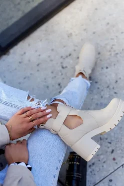 Hot Boto Skórzane Botki Wycięcie Pasek Beżowe Rosanne