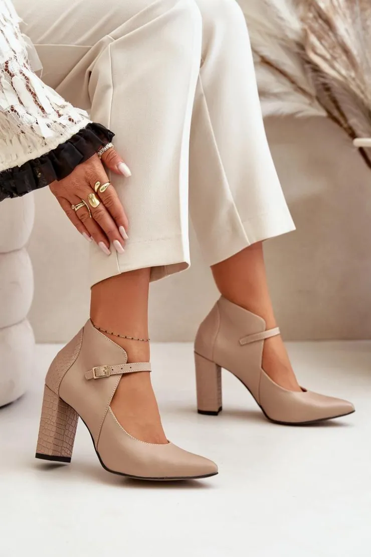 Outlet Laura Messi Skórzane Czółenka Z Noskami W Szpic Na Słupku Beżowe 2832