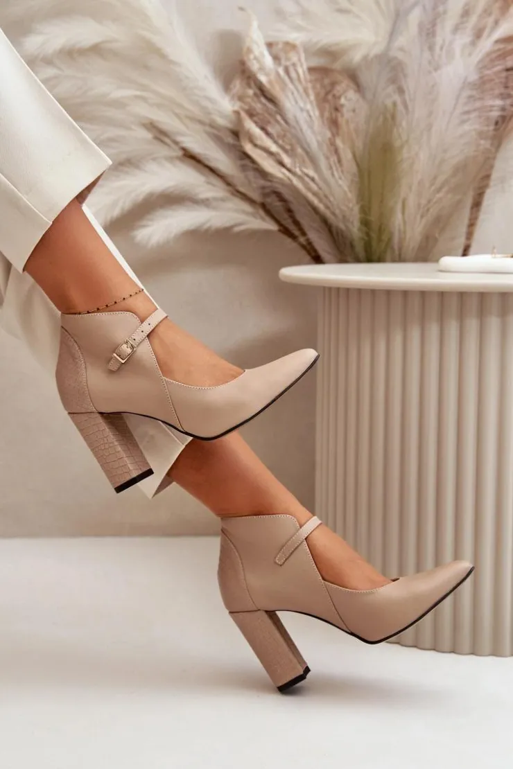 Outlet Laura Messi Skórzane Czółenka Z Noskami W Szpic Na Słupku Beżowe 2832