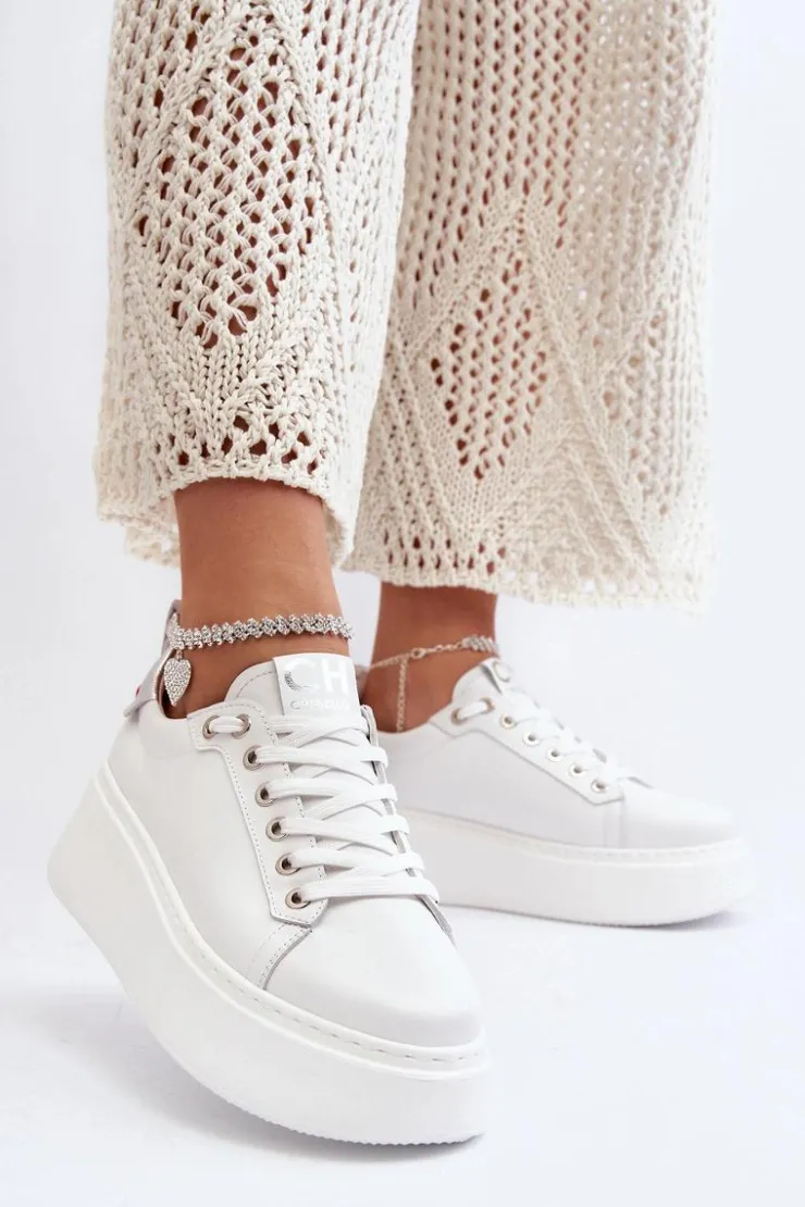 CheBello Buty Sportowe Na Platformie*Skórzane Damskie Sneakersy Z Bransoletą 4406 Białe