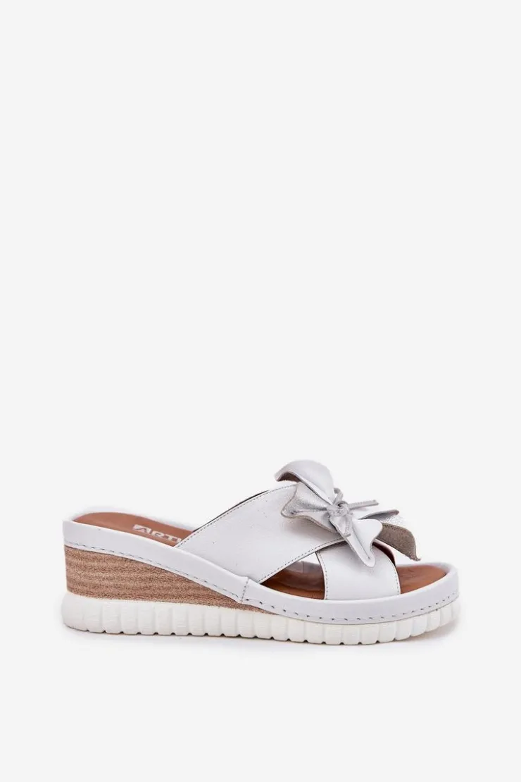 Artiker Klapki Na Koturnie|Klapki Damskie Klasyczne*Skórzane Klapki Damskie Na Koturnie Z Ozdobnym Kwiatem 54C0538 Biało-Srebrne Srebrny