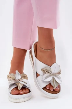 Artiker Skórzane Klapki Damskie Na Koturnie Z Ozdobnym Kwiatem 52C0537 Białe Biały