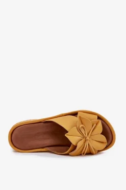 Damskie Artiker Skórzane Klapki Damskie Na Koturnie Z Ozdobnym Kwiatem 52C0504 Żółte