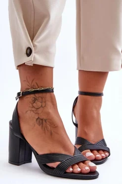 Discount Boto Skórzane Klasyczne Sandałki Na Słupku Czarne Zipola