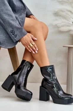 Damskie buty S.Barski Skórzane Lakierowane Botki Damskie Na Masywnym Słupku Ocieplane D&A CR42-189 Czarne