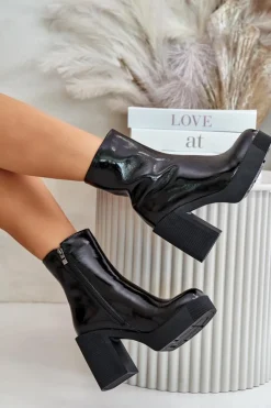 Damskie buty S.Barski Skórzane Lakierowane Botki Damskie Na Masywnym Słupku Ocieplane D&A CR42-189 Czarne