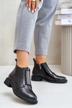 Damskie buty S.Barski Skórzane Lakierowane Niskie Botki Ze Zdobieniem Na Zamek D&A MR880-142 Czarne