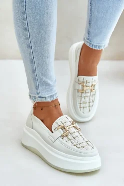 Buty damskie Vinceza Loafersy Damskie*Skórzane Mokasyny Damskie Na Platformie Ze Złotą Ozdobą Vinceza 89105 Jasnobeżowe Beżowy