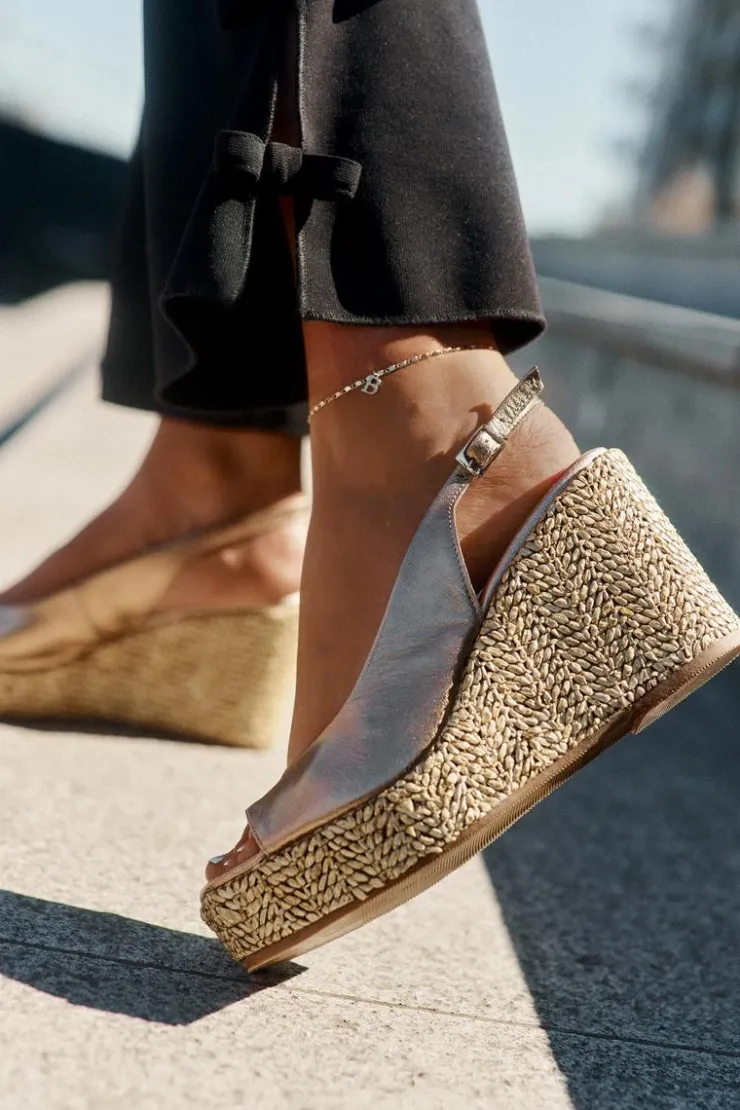 Laura Messi Sandały Na Koturnie*Skórzane Sandały Damskie Na Koturnie Z Plecionką 2789 Złote