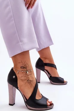 Outlet Maciejka Skórzane Sandały Na Obcasie Wsuwane 06083-01 Czarne