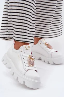 Outlet CheBello Skórzane Sneakersy Z Ozdobną Broszką Ananas 4651 Białe