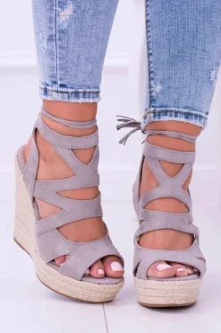 Online Boto Szare Zamszowe Sandały Na Koturnie Nowelio