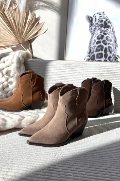 Clearance Boto Wsuwane Botki Kowbojki Damskie Z Naturalnego Zamszu Beżowe Beretta Beżowy