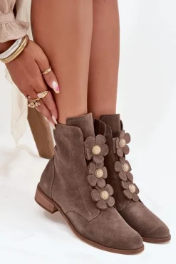 Hot Zazoo Zamszowe Botki Damskie Z Ozdobnymi Kwiatkami 3085 Ciemnobeżowe Beżowy