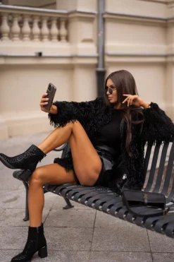 Damskie Damskie buty S.Barski Zamszowe Botki Na Słupku Z Ozdobnym Tłoczeniem D&A CR42-192 Czarne