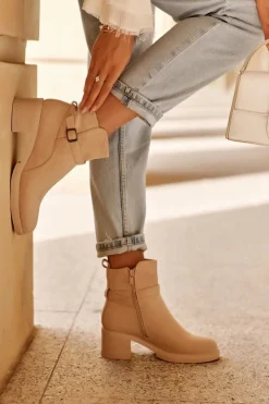 Discount Boto Zamszowe Botki Z Klamrą Beżowe Neste