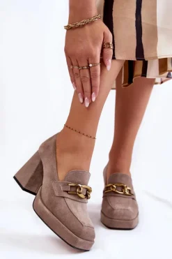 Laura Messi Czółenka Klasyczne*Zamszowe Czółenka Z Ozdobnym Łańcuchem 2444 Jasnobrązowe