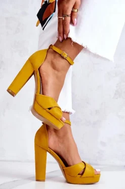 Outlet Boto Zamszowe Sandałki Na Słupku Żółte Lanelle