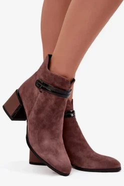 Damskie D&A Zamszowe Skórzane Botki Damskie Na Słupku Z Ozdobnym Paskiem Ocieplane CR52-650 Brązowe