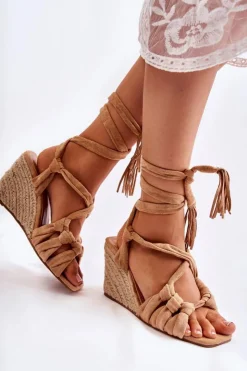 New Boto Zamszowe Wiązane Sandały Na Koturnie Beżowe Flavia Beżowy