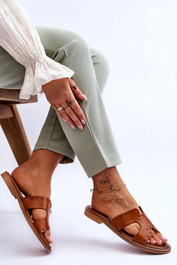 Zazoo 40326 Damskie Klapki Z Ozdobnymi Wycięciami Brązowe Brązowy