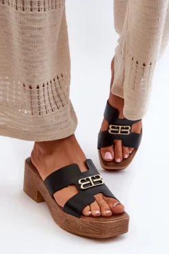 Outlet Zazoo 40412 Skórzane Eleganckie Klapki Damskie Ze Złotą Ozdobą Czarne Czarny