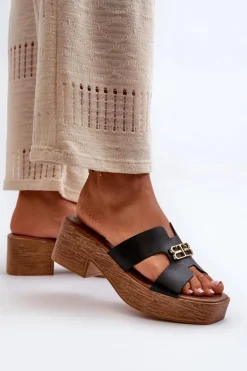 Outlet Zazoo 40412 Skórzane Eleganckie Klapki Damskie Ze Złotą Ozdobą Czarne Czarny