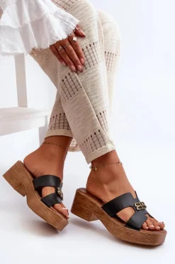 Outlet Zazoo 40412 Skórzane Eleganckie Klapki Damskie Ze Złotą Ozdobą Czarne Czarny