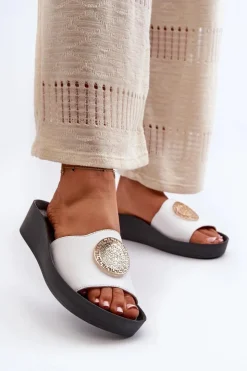 Clearance Zazoo 2920 Skórzane Klapki Damskie Na Koturnie Ze Złotym Detalem Białe Biały