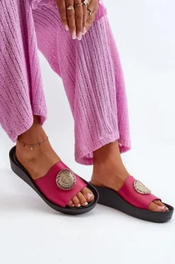 Sale Zazoo 2920 Skórzane Klapki Damskie Na Koturnie Ze Złotym Detalem Fuksja