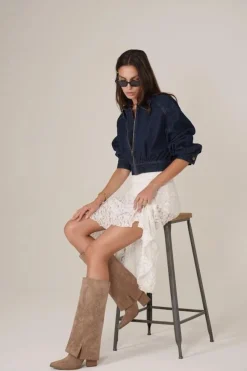 Damskie Boto Zdobione Kozaki Z Wywiniętą Cholewką Na Słupku Ciemnobeżowe Ivilta